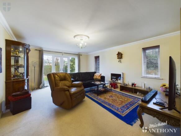 CAM03218G0-PR0527-STILL001