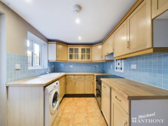 CAM03218G0-PR0542-STILL002