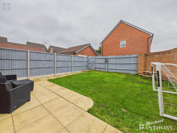 CAM03852G0-PR0446-STILL007