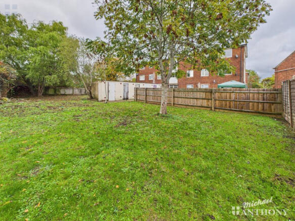 CAM03852G0-PR0456-STILL023-thumbnail-h750-70