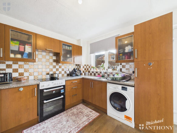 CAM03218G0-PR0807-STILL005