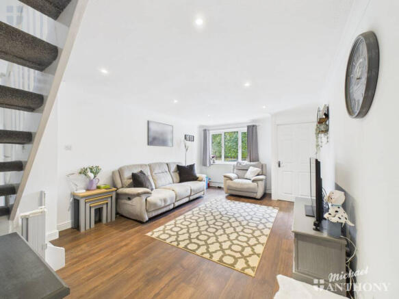 CAM03218G0-PR0809-STILL009-thumbnail-h750-70