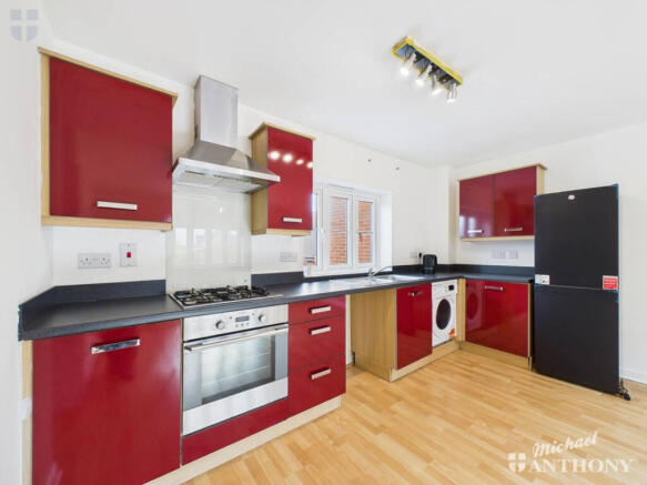 CAM03218G0-PR0803-STILL006-thumbnail-h750-70