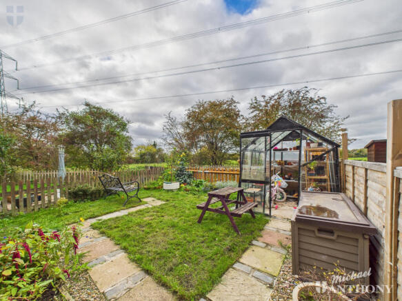 CAM03218G0-PR0811-STILL011