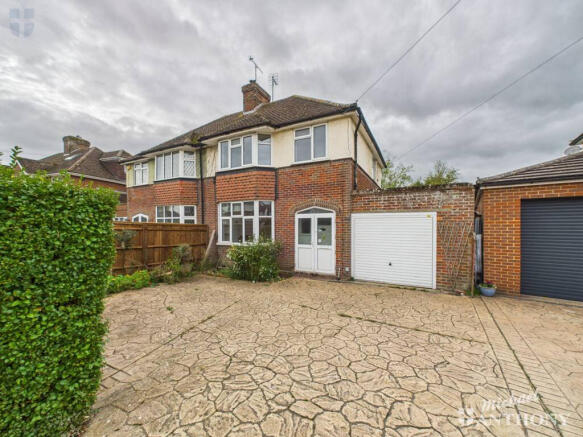 CAM03218G0-PR0813-STILL020-thumbnail-h750-70