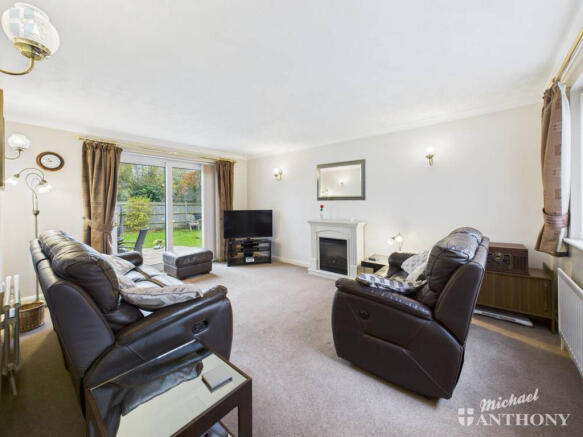 CAM03852G0-PR0471-STILL001-thumbnail-h750-70