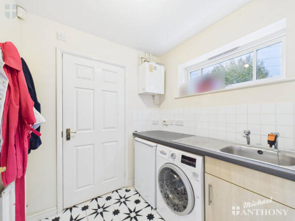 CAM03218G0-PR0781-STILL002