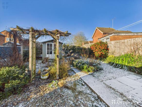 840a32b1ba4b41068e82446a0f6f13fa_80_CAM03852G0-PR0