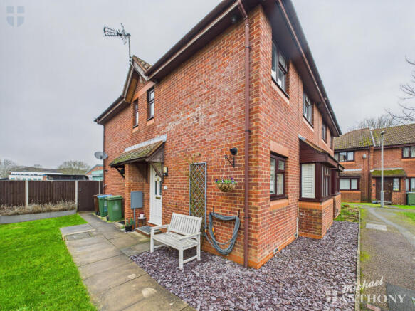 CAM03852G0-PR0527-STILL001