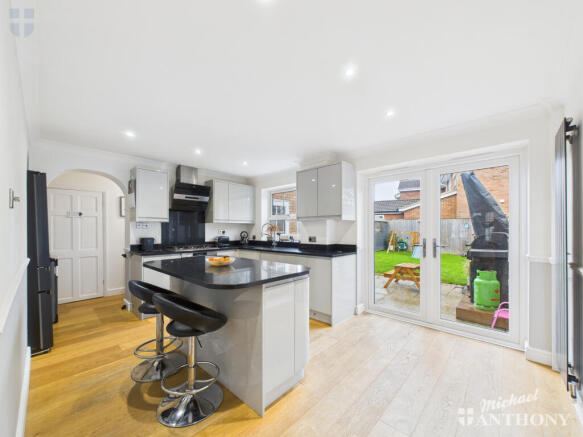 CAM03218G0-PR0769-STILL012