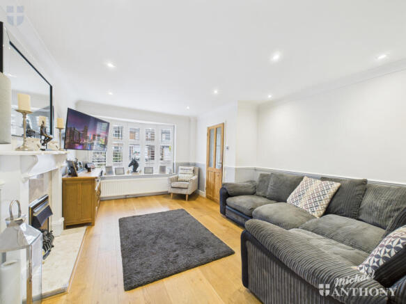 CAM03218G0-PR0769-STILL010