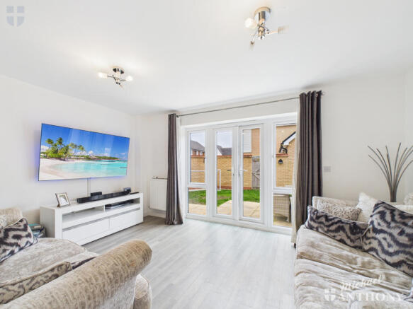 CAM03218G0-PR0793-STILL013