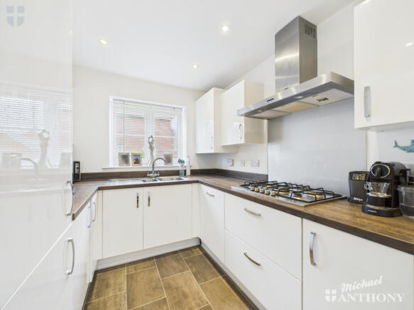 CAM03218G0-PR0793-STILL012