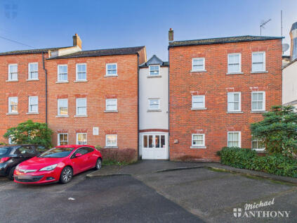 Pine Street, Aylesbury