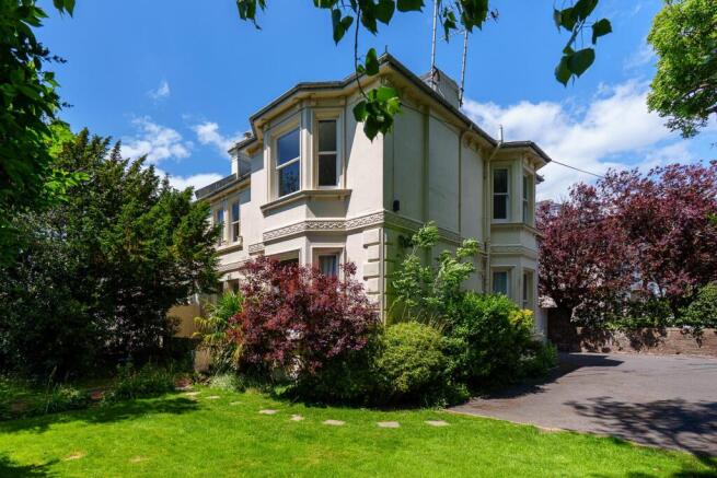 Flat 5, 38 Shelley Road-3.jpg