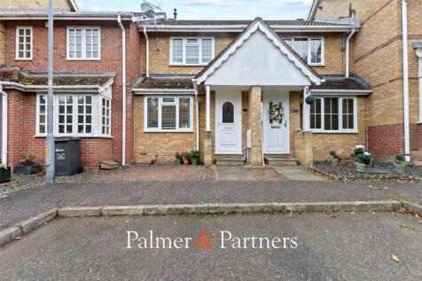 Hawthorn Close, Halstead, Essex, CO9