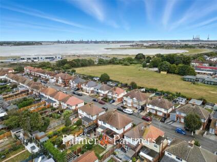 Shaftesbury Avenue, Harwich, Essex, CO12