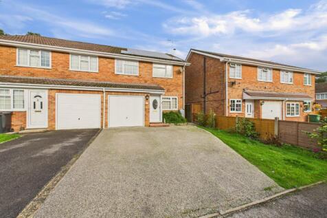 Blackbird Close, Poole, Dorset, BH17