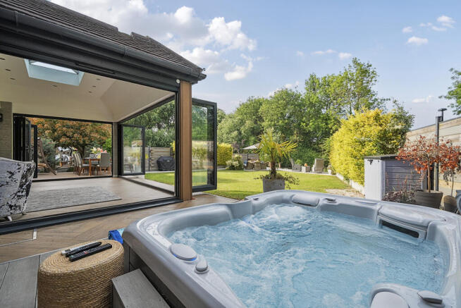 1295833-9-682cf59...