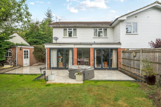 1303424-1-683eebc...