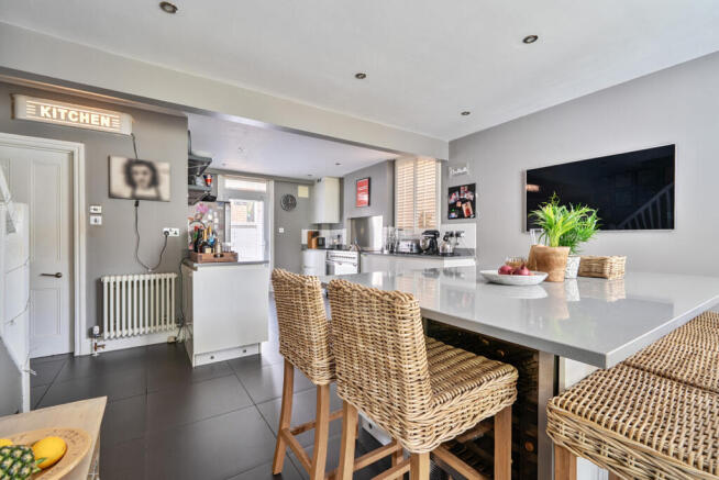 1329412-19-688387...