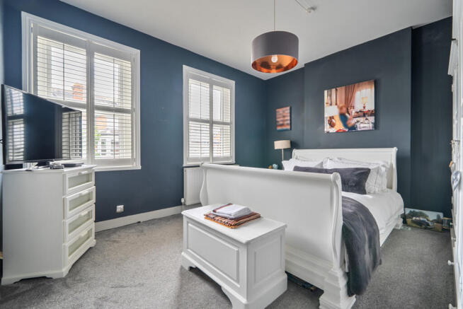 1329412-1-6883859...