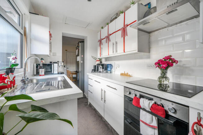 1382531-8-691ef39...