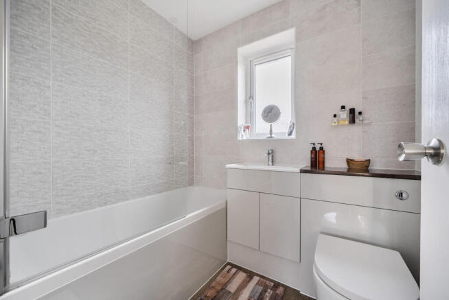 1387931-5-6936e8f...