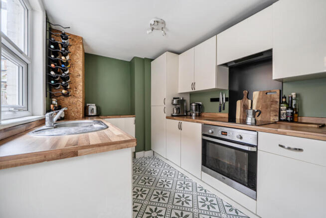 1405597-15-697b5d...