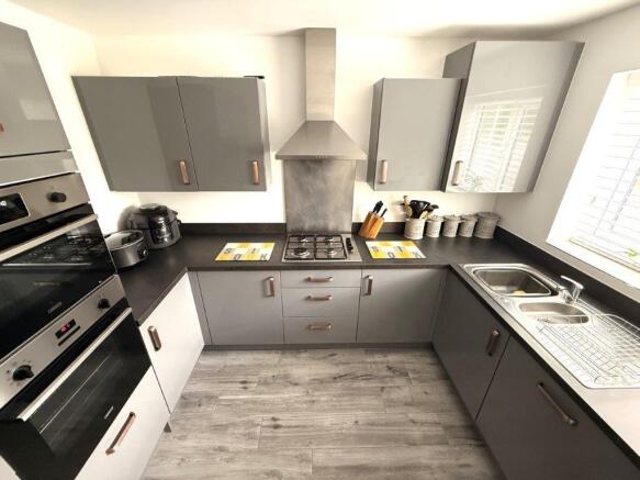 kitchen a.jpg