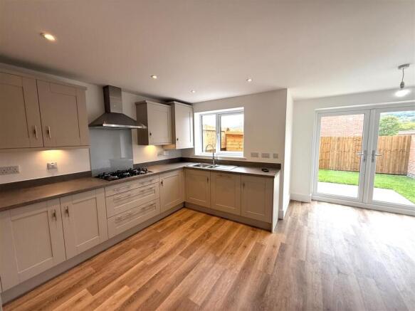 35 Agnes Drive 1.jpg