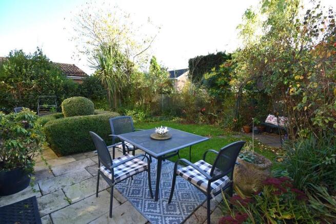 Warwick Gardens 3.JPG