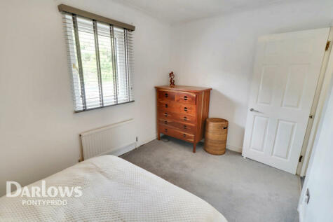 Pontypridd - 2 bedroom maisonette for sale