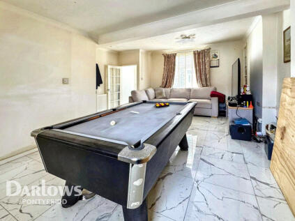 Middle Street, Pontypridd