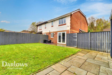 Cefn Close, Pontypridd