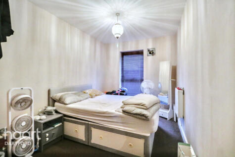 Portland Place, Greenhithe