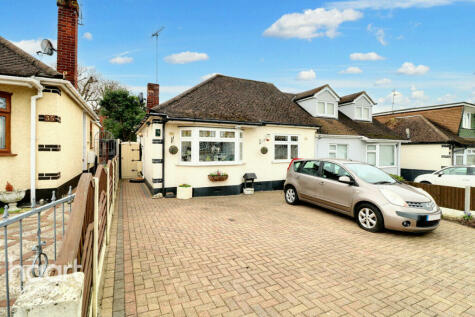 Rayleigh - 2 bedroom semi-detached bungalow for ...