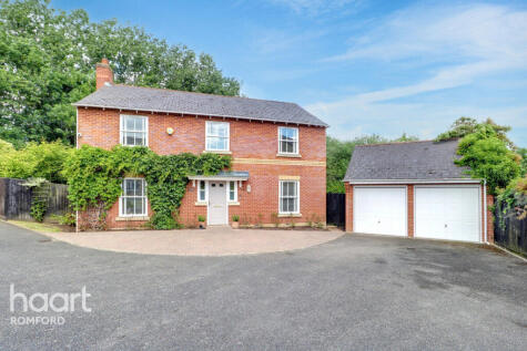 Fitzwalter Road, Dunmow, CM6 3FH