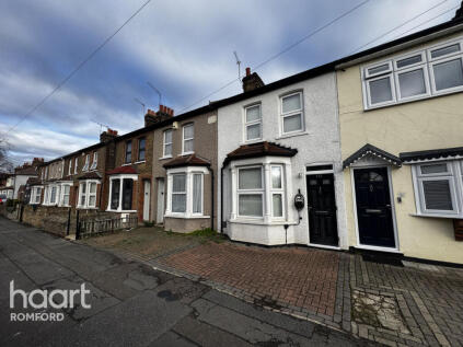 Douglas Road, Hornchurch, RM11 1AW