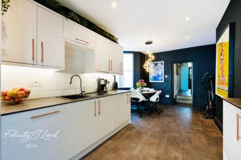 Abbott Road, London, E14