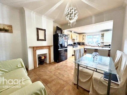 Kings Avenue, Greenford