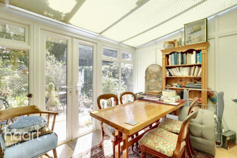 Woodrow Avenue, Hayes