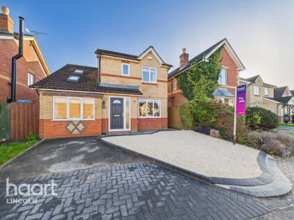 Adelaide Close, Waddington