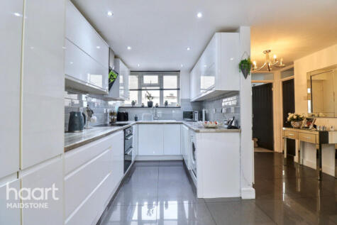 Longfield Place, Maidstone