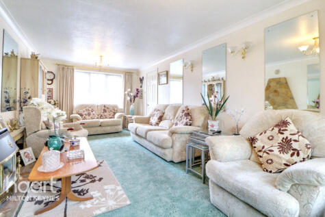 Fairways, Two Mile Ash