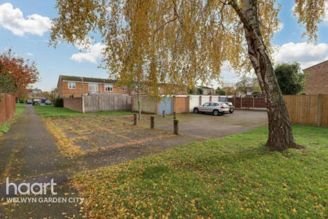 Wallers Way, HODDESDON