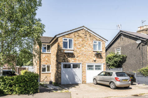 Rockingham Parade, Uxbridge