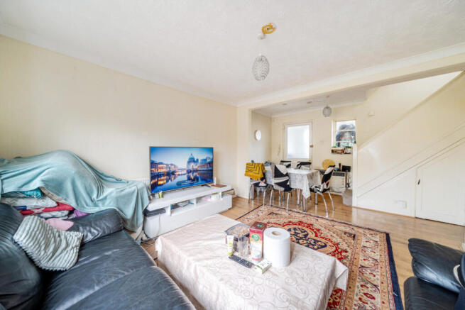 1374460-7-690380d...