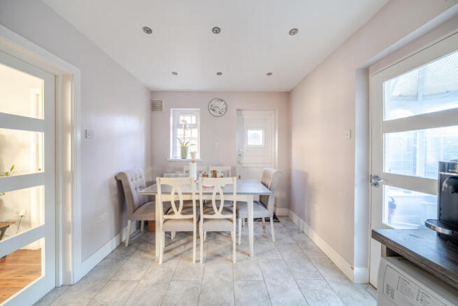 1383090-6-691eeee...