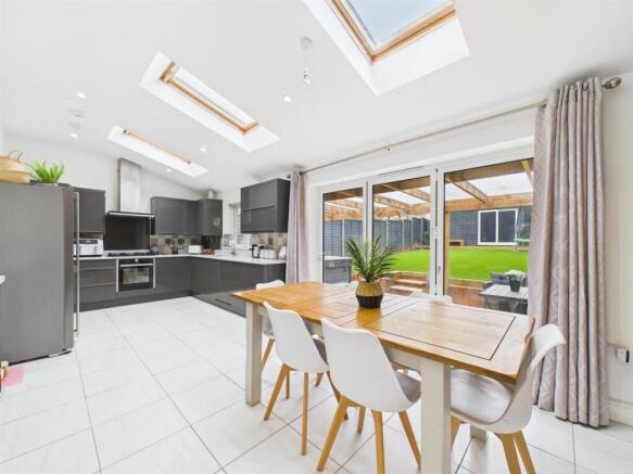 Kitchen/Dining Area